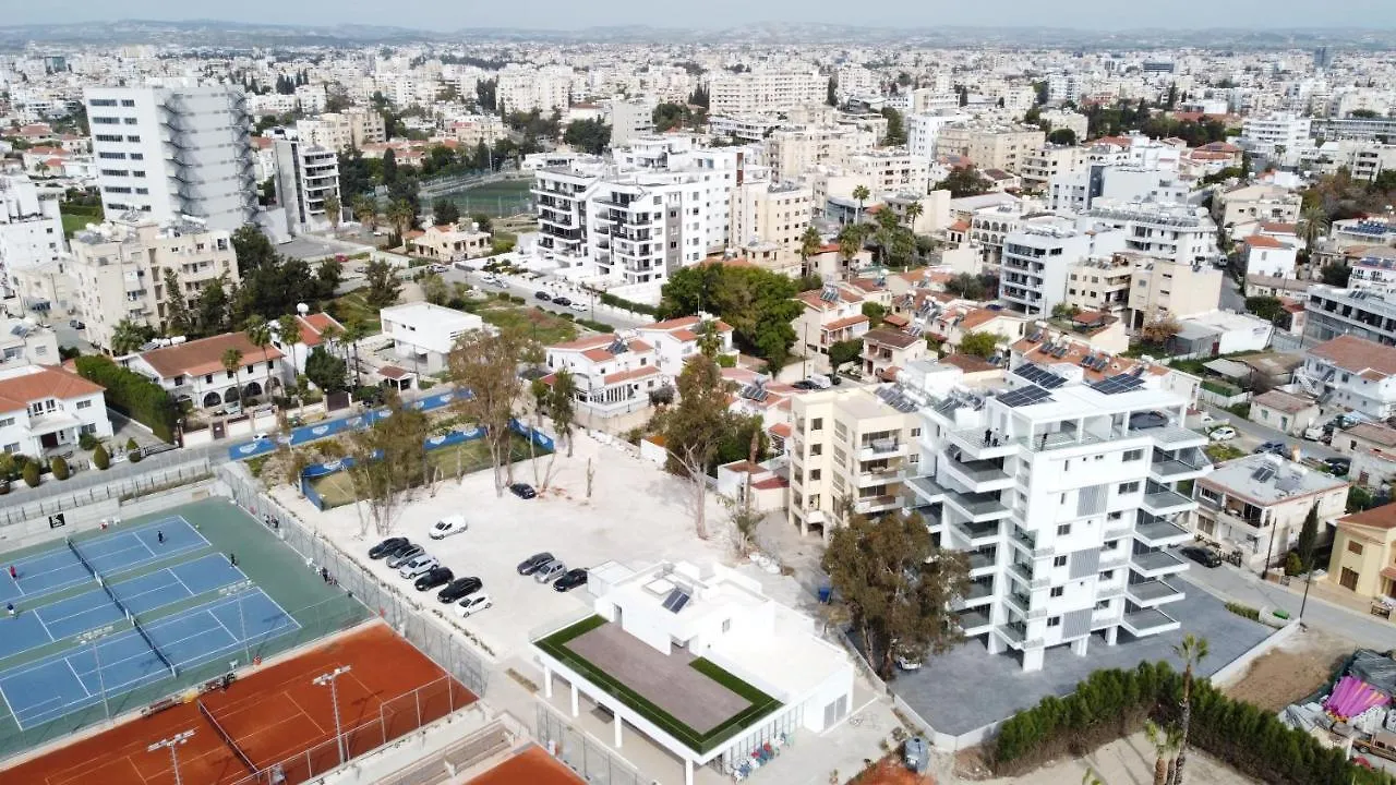 מלון דירות לרנקה Liv Urban Suites